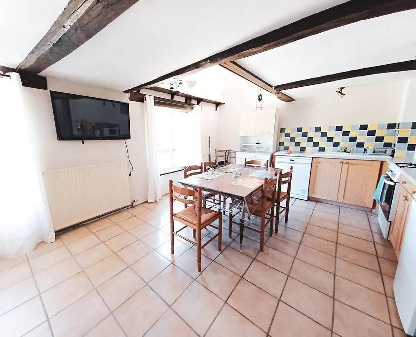 Gite De Charme, Au Calme Sur Jardin Arbore. Apartment Plesder France